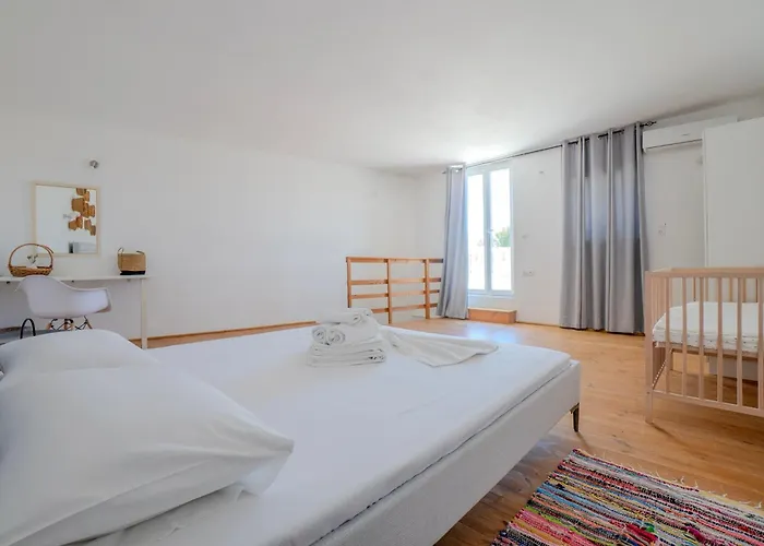 Villa Eleon Luxury *